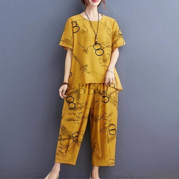 NEW WOMEN HALF SLEEVES PRINTED CAPRI SET CH-1002